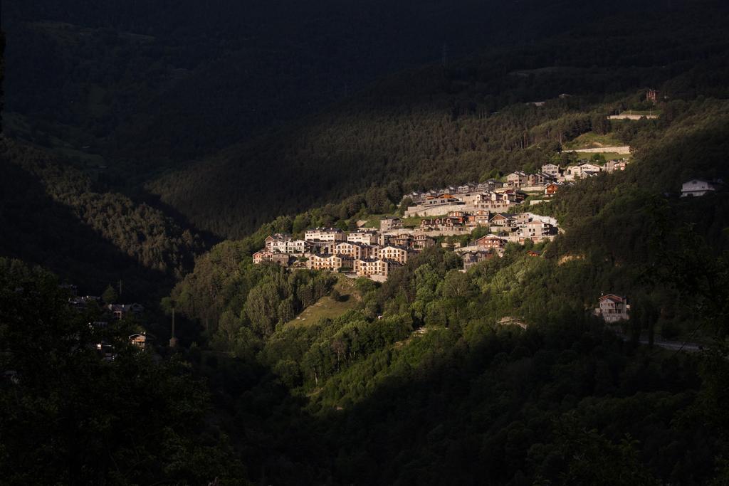 Borda Jovell Hostel Sispony Buitenkant foto