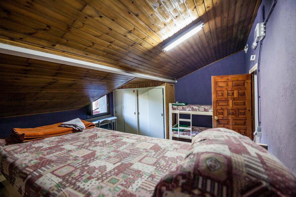 Borda Jovell Hostel Sispony Buitenkant foto
