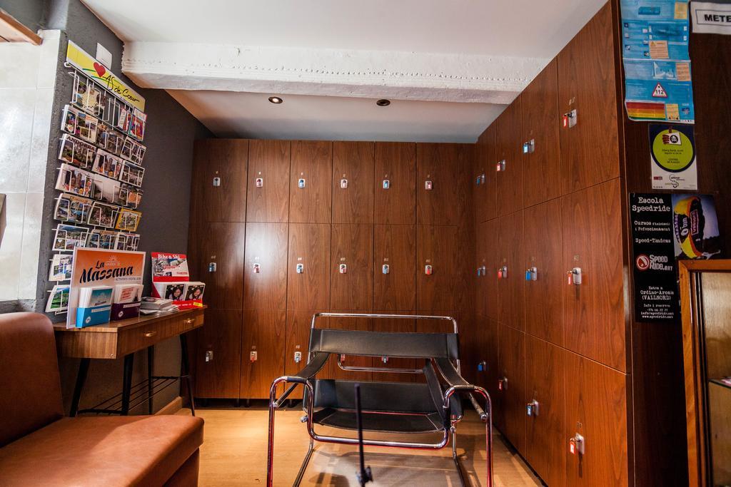Borda Jovell Hostel Sispony Buitenkant foto