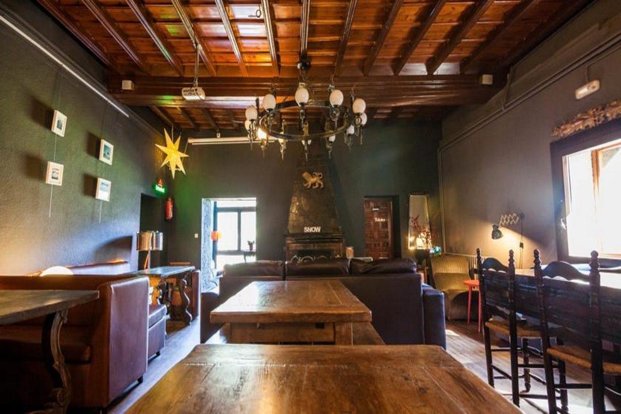 Borda Jovell Hostel Sispony Buitenkant foto