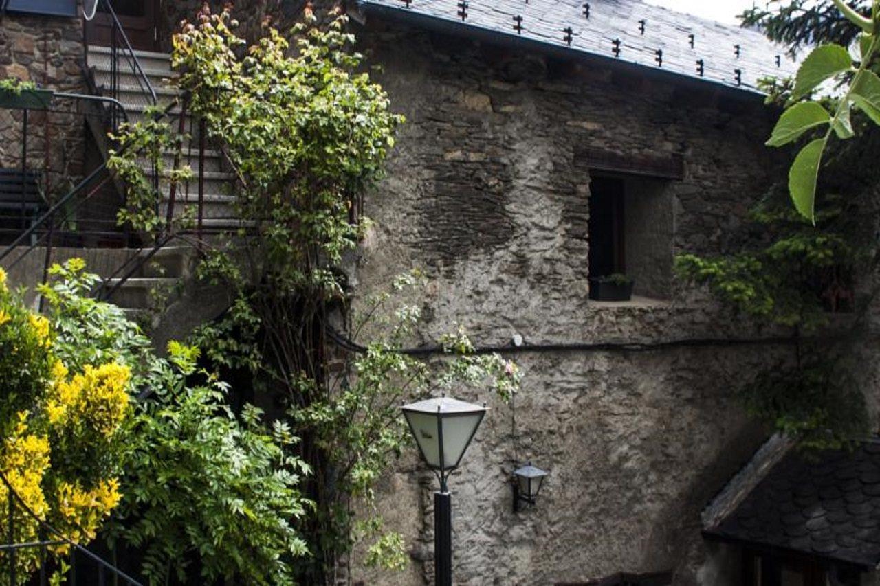 Borda Jovell Hostel Sispony Buitenkant foto