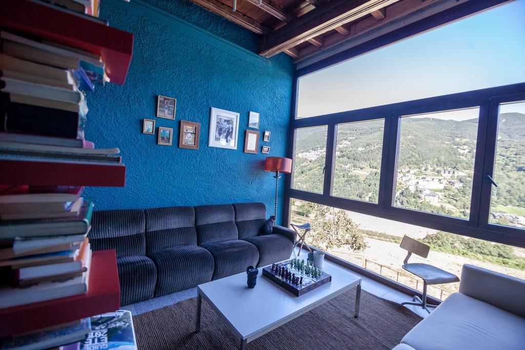 Borda Jovell Hostel Sispony Buitenkant foto