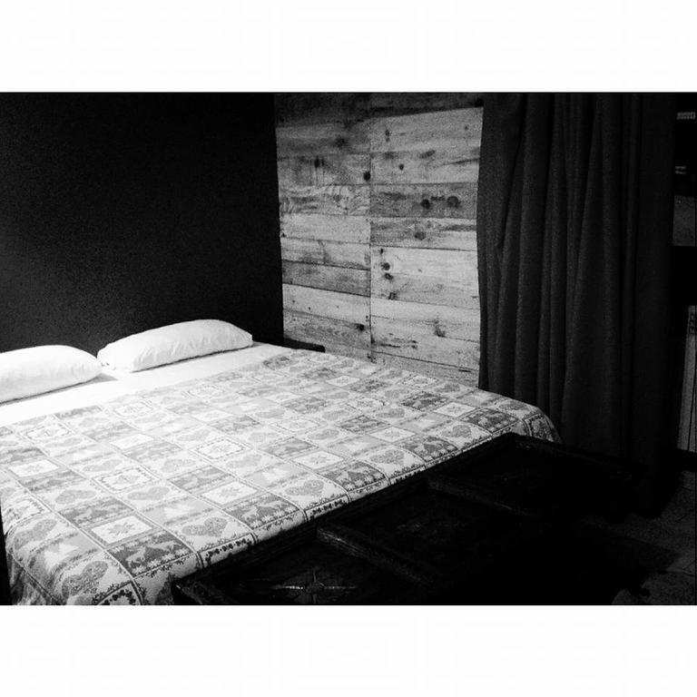 Borda Jovell Hostel Sispony Buitenkant foto